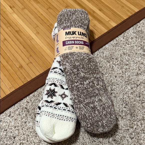 Muk Luks Cozy Cabin Socks - Cream and Brown - Picture 1 of 3